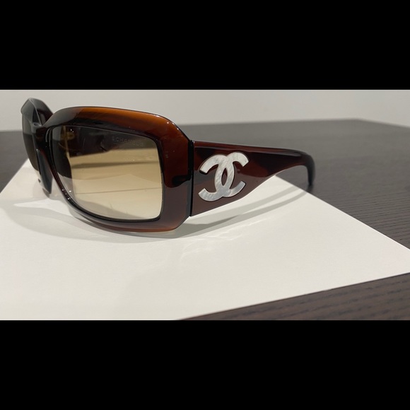 Accessories - VINTAGE CHANEL SUNGLASSES